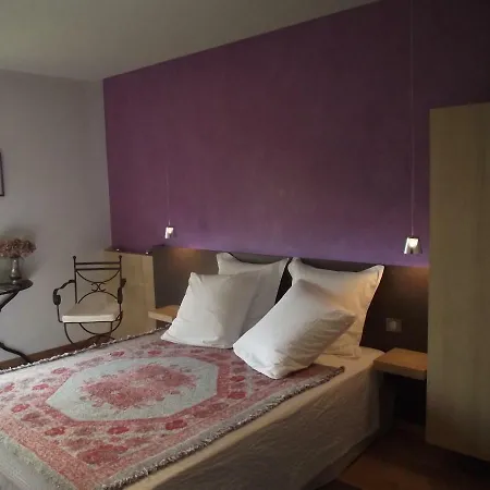 Hameau Des Damayots Couette-café Montbeugny